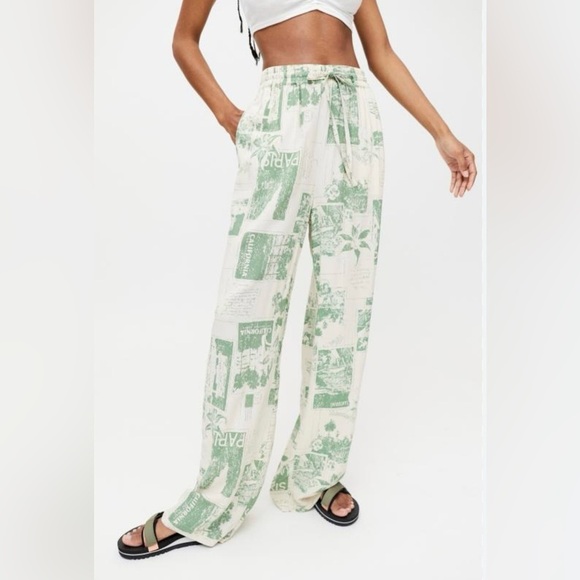 Urban Outfitters Carmen Printed Pant | High Rise Baggy Flowy Wide Leg | Size S - Picture 1 of 11